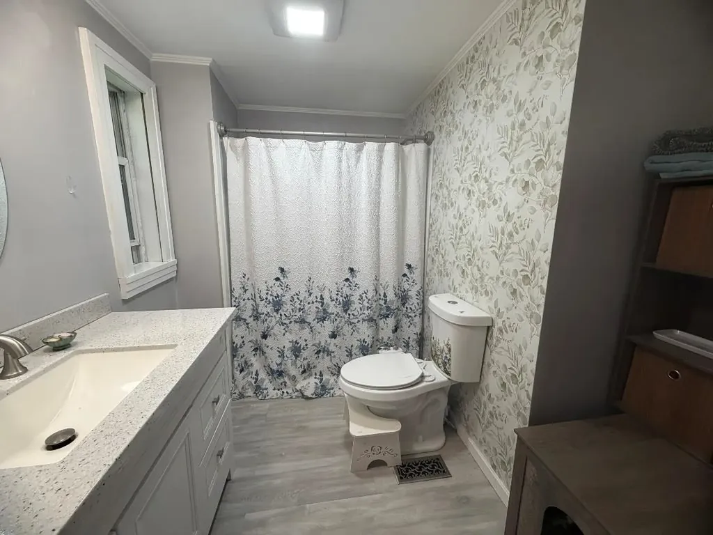 18 Algonquin Road Enfield NH 03748
