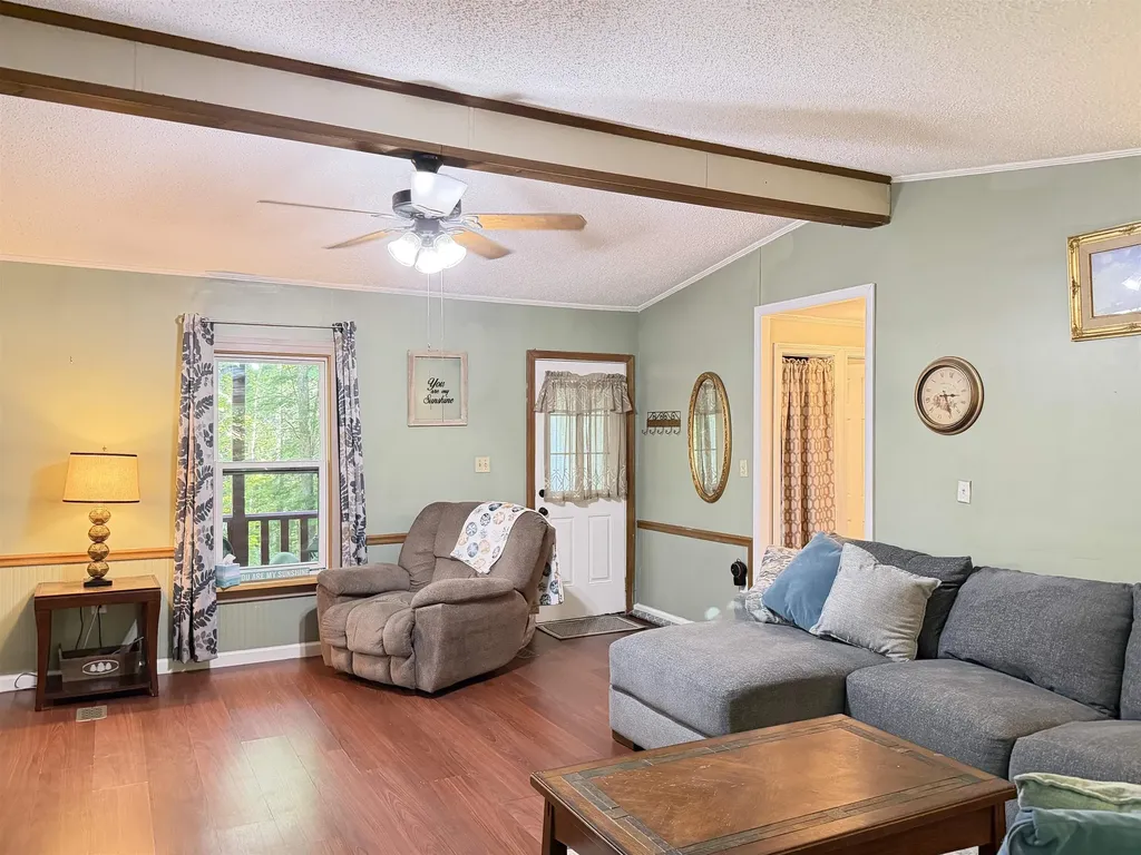 18 Algonquin Road Enfield NH 03748