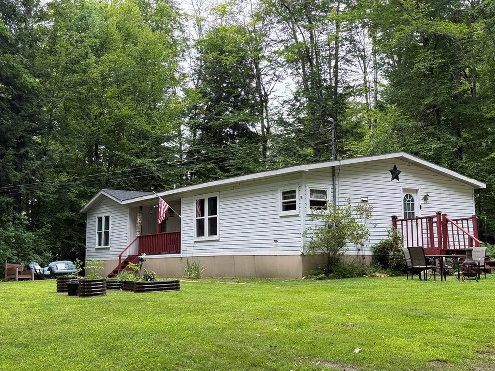 18 Algonquin Road Enfield NH 03748