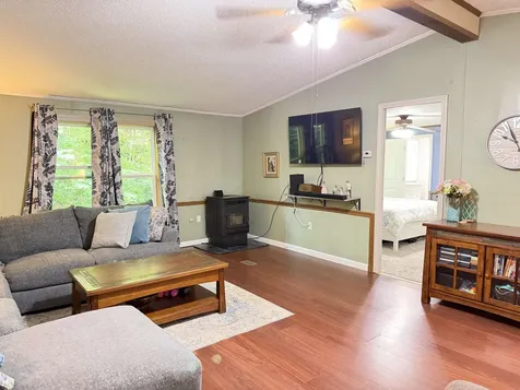 18 Algonquin Road Enfield NH 03748