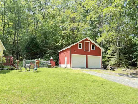 18 Algonquin Road Enfield NH 03748