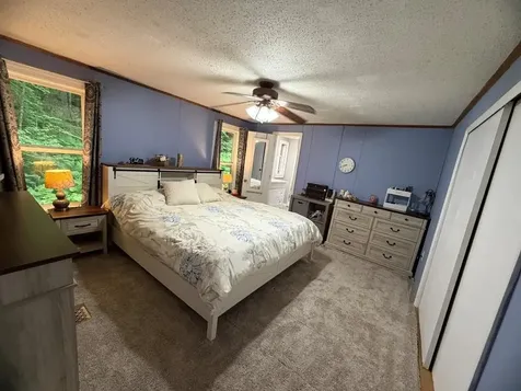 18 Algonquin Road Enfield NH 03748