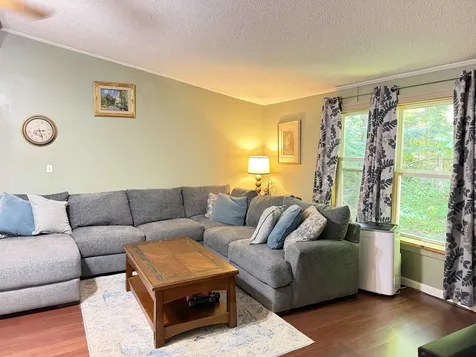 18 Algonquin Road Enfield NH 03748