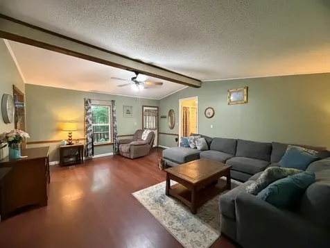 18 Algonquin Road Enfield NH 03748