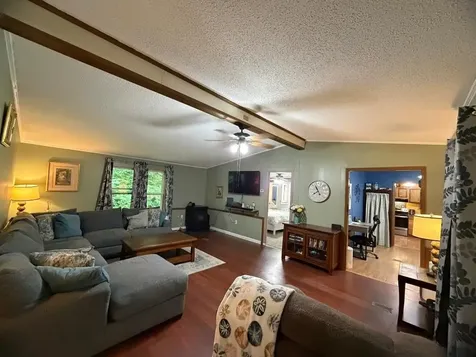 18 Algonquin Road Enfield NH 03748