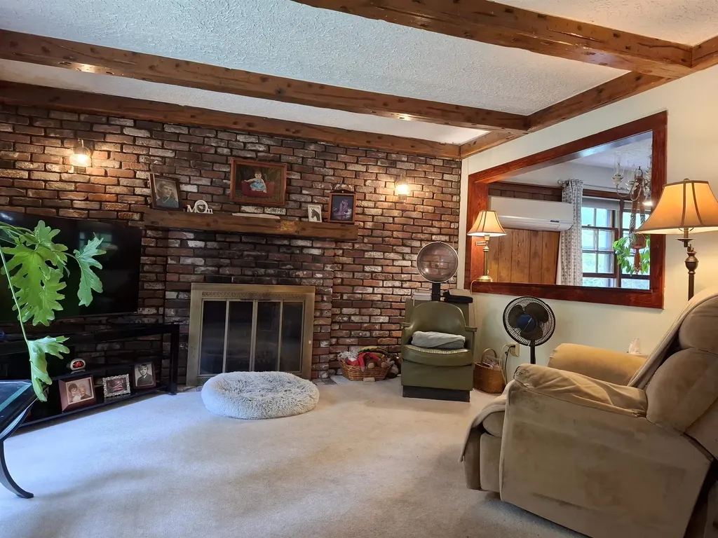 62 Thornell Rd. Road Newton NH 03858