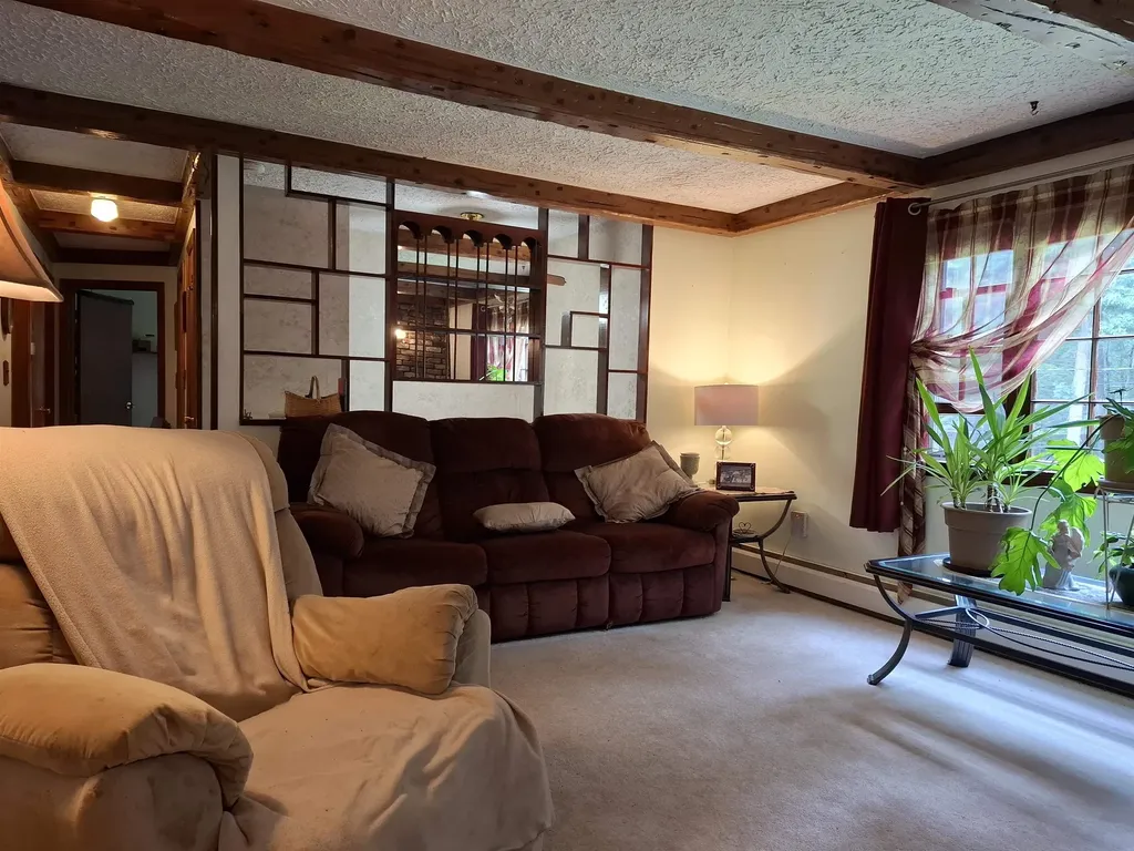 62 Thornell Rd. Road Newton NH 03858