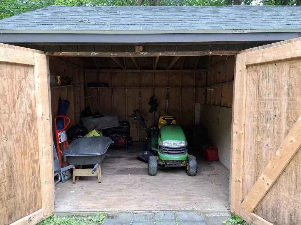 62 Thornell Rd. Road Newton NH 03858