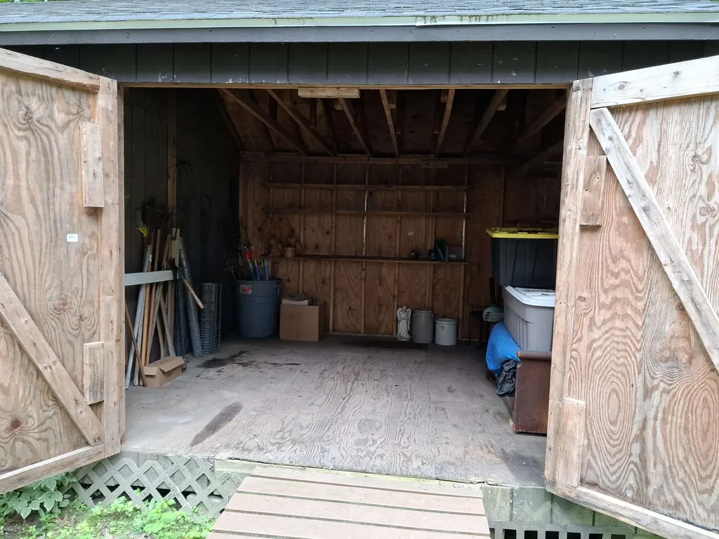 62 Thornell Rd. Road Newton NH 03858