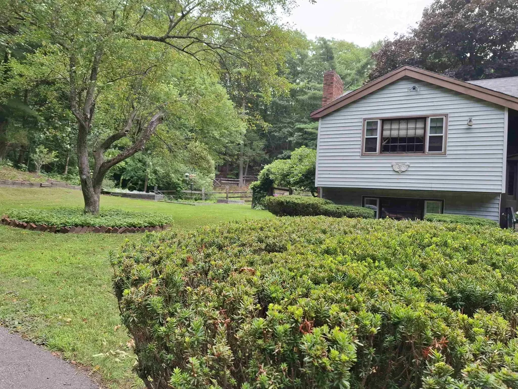 62 Thornell Rd. Road Newton NH 03858