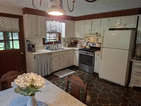 62 Thornell Rd. Road Newton NH 03858
