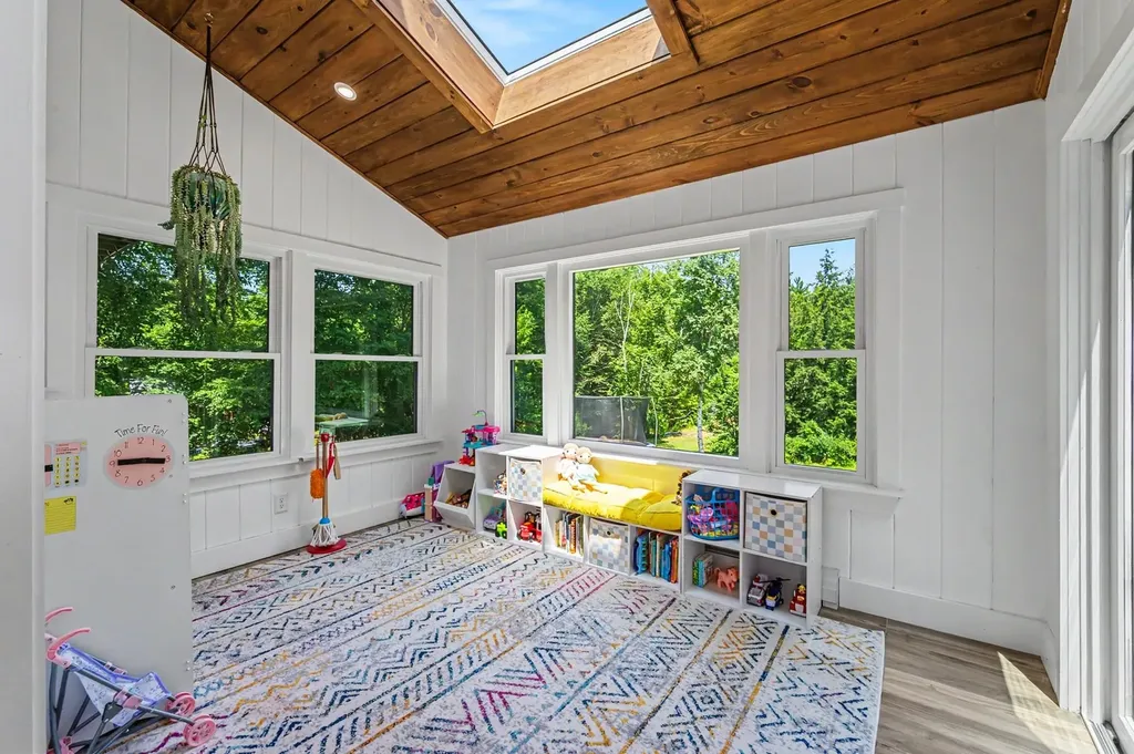 10 Morrison Road Raymond NH 03077