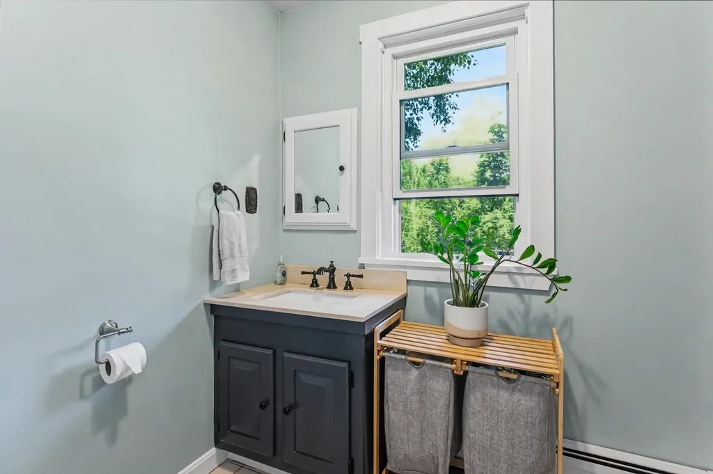 10 Morrison Road Raymond NH 03077
