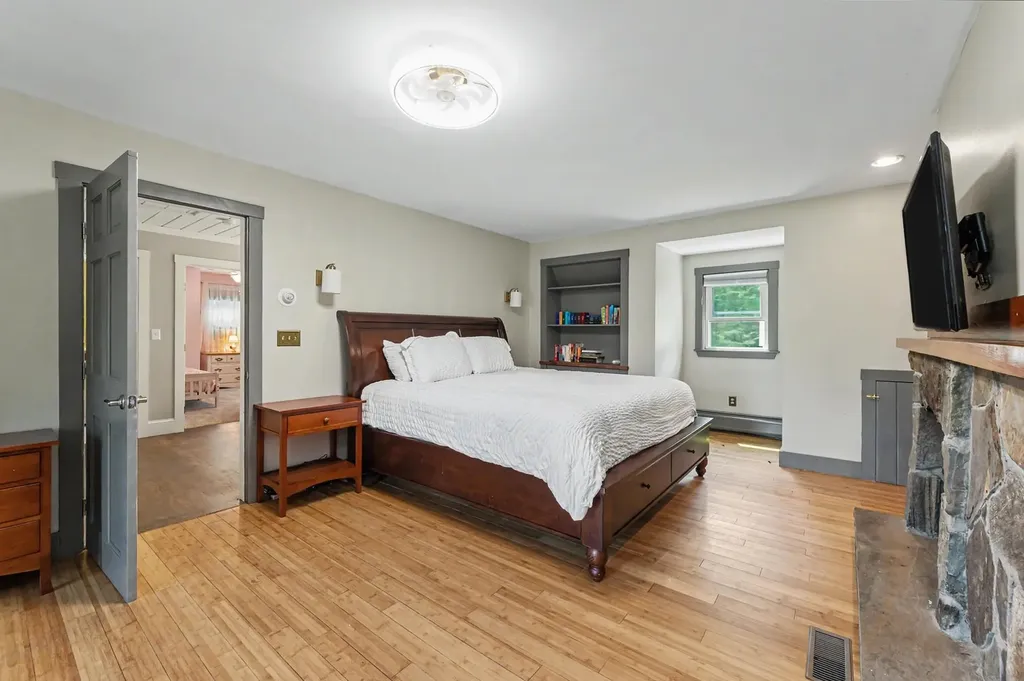 10 Morrison Road Raymond NH 03077