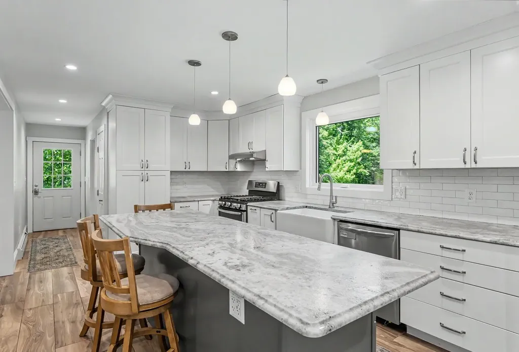 10 Morrison Road Raymond NH 03077
