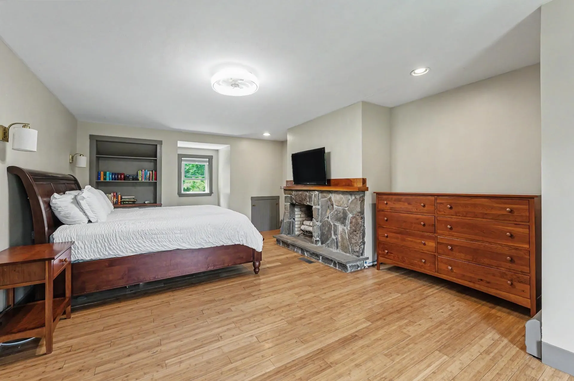 10 Morrison Road Raymond NH 03077