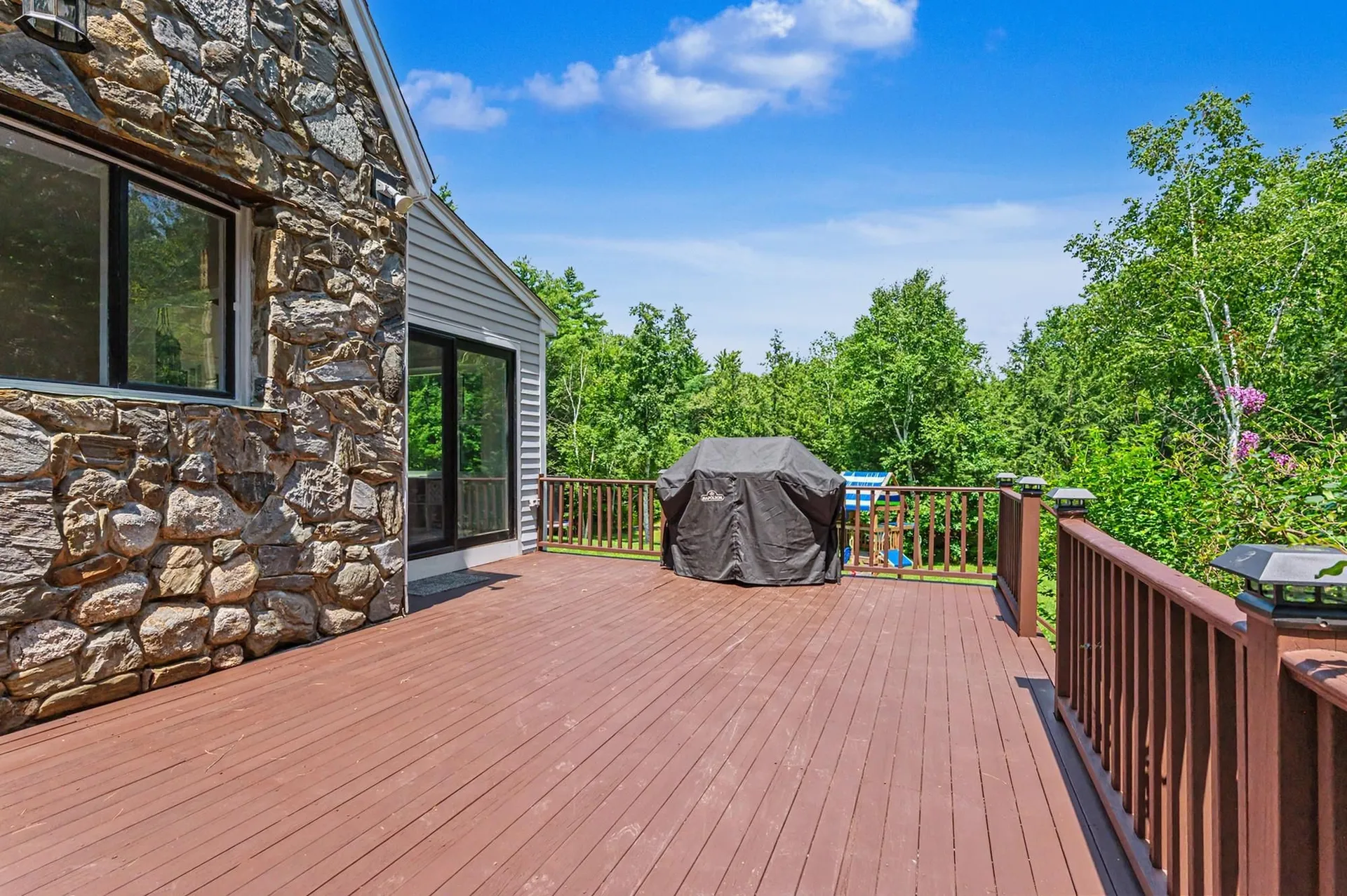 10 Morrison Road Raymond NH 03077