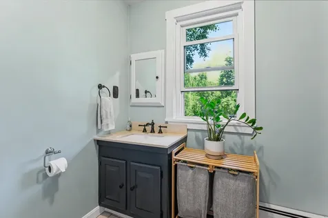 10 Morrison Road Raymond NH 03077
