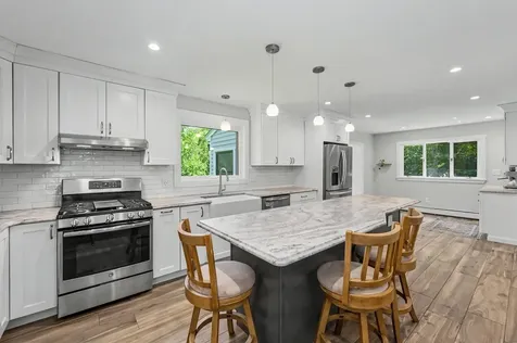 10 Morrison Road Raymond NH 03077