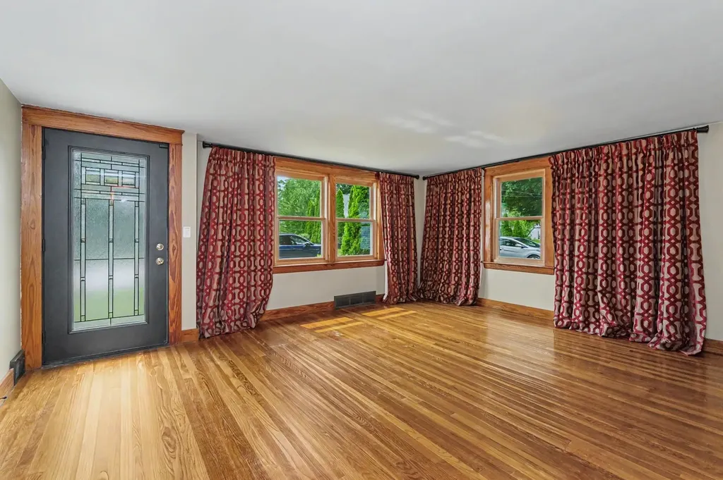 116 Monroe Street Nashua NH 03060