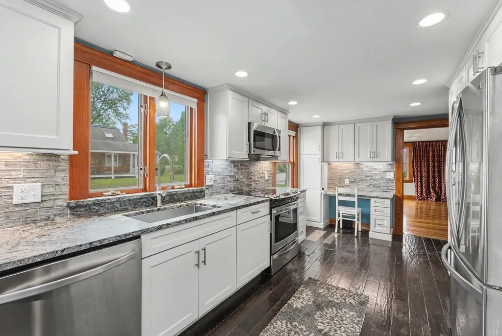 116 Monroe Street Nashua NH 03060