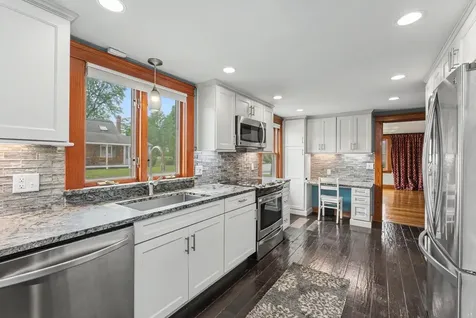 116 Monroe Street Nashua NH 03060