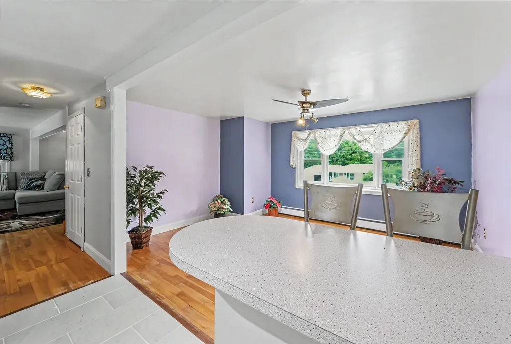 6 Colleen Road Nashua NH 03062