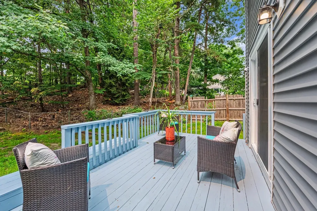 6 Colleen Road Nashua NH 03062