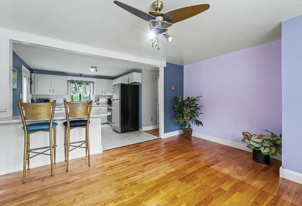 6 Colleen Road Nashua NH 03062
