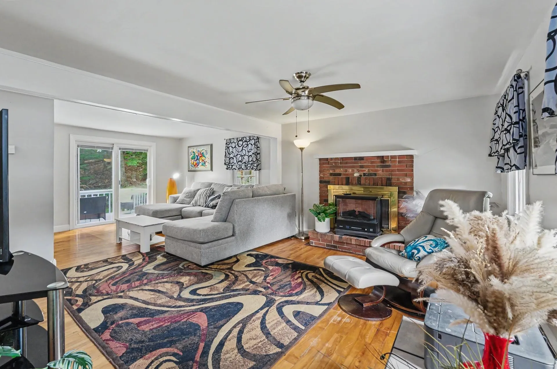 6 Colleen Road Nashua NH 03062