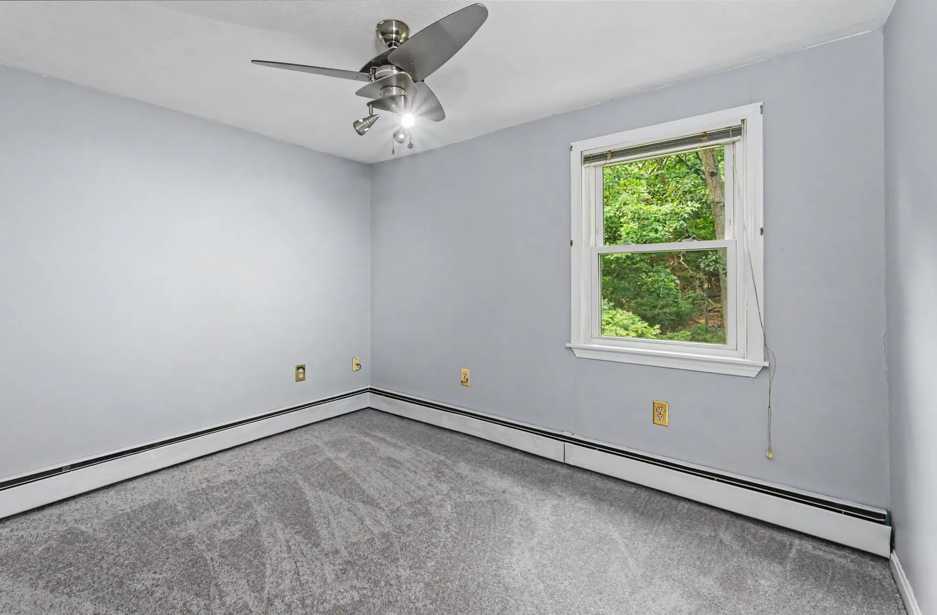 6 Colleen Road Nashua NH 03062