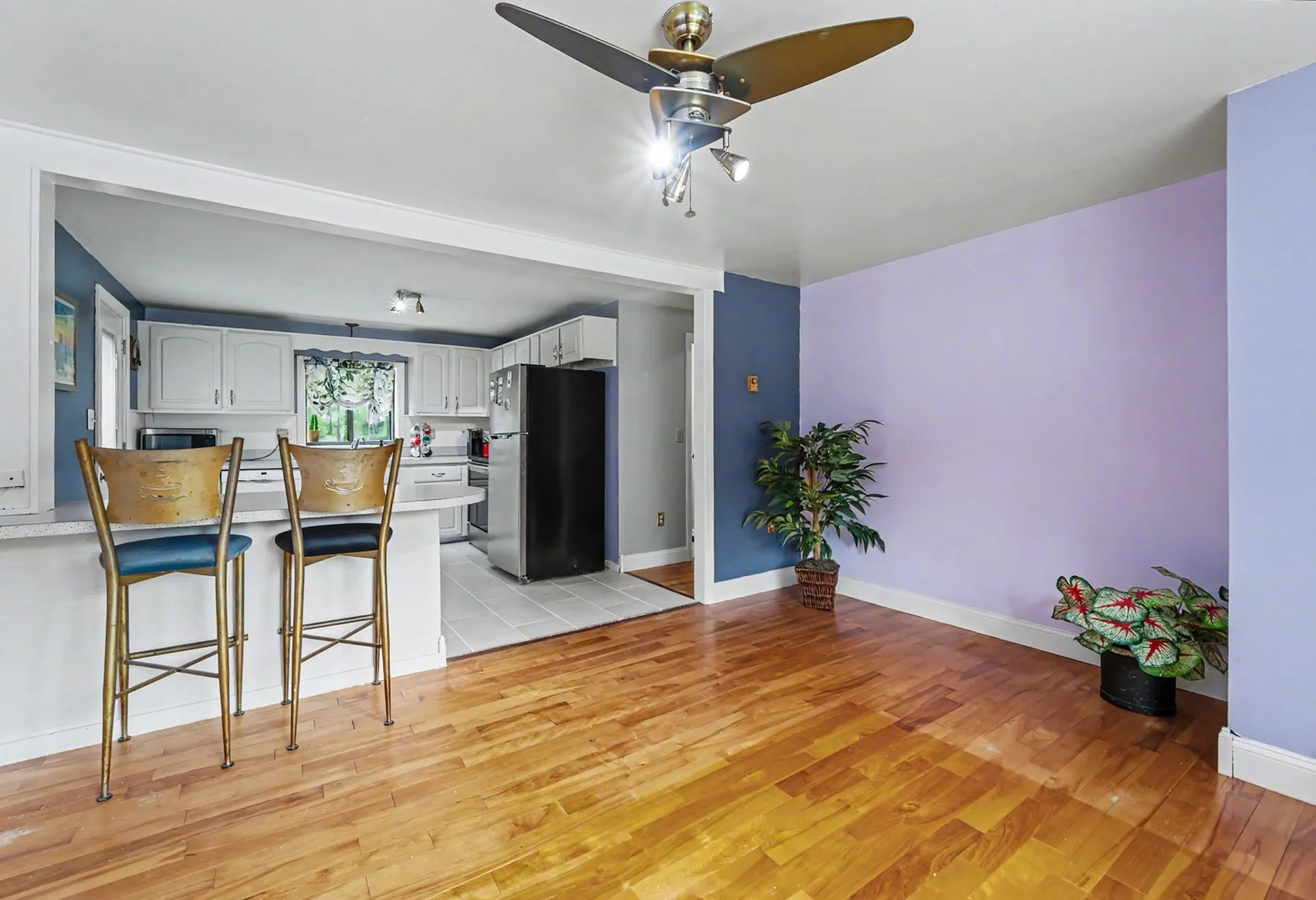 6 Colleen Road Nashua NH 03062