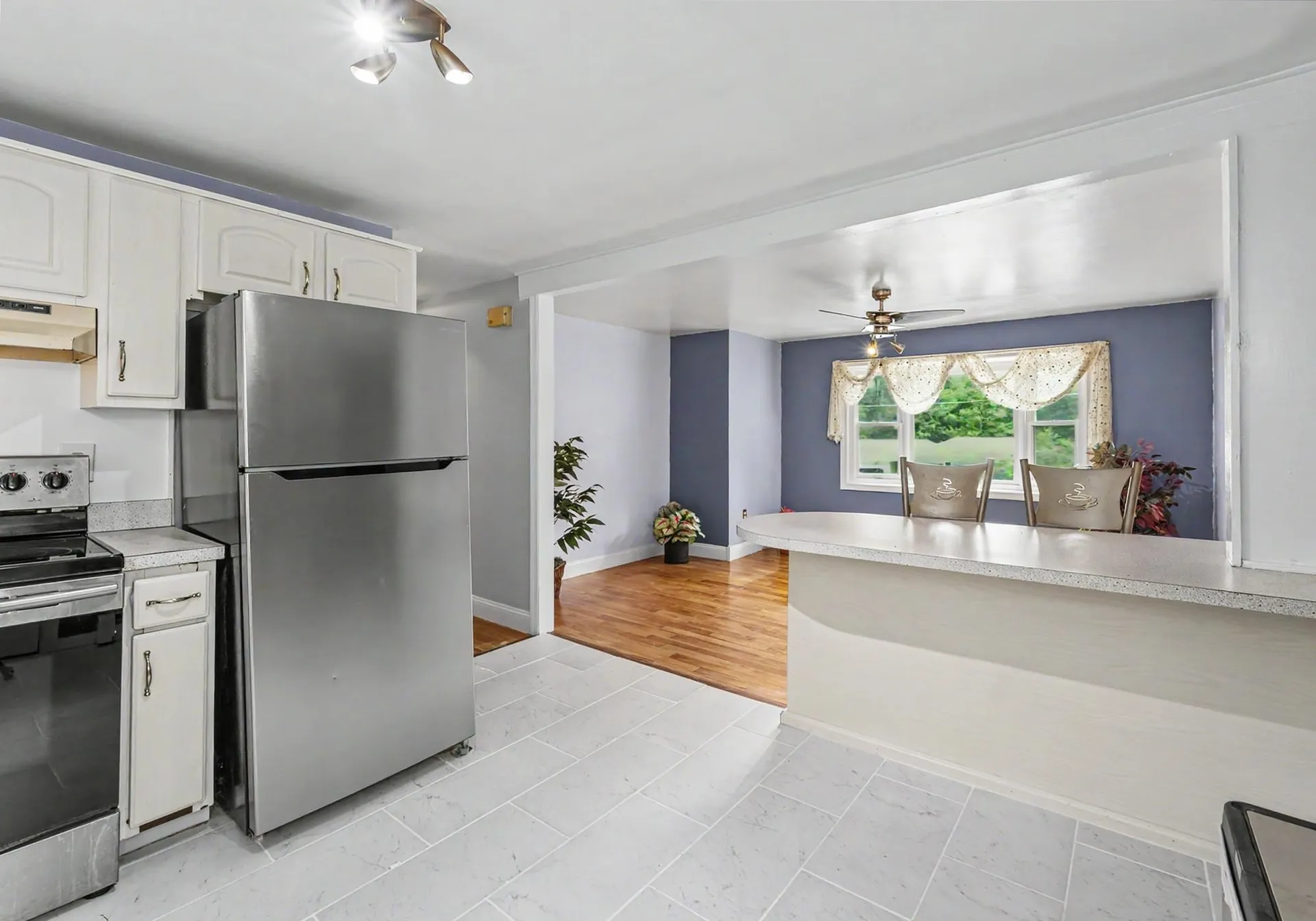 6 Colleen Road Nashua NH 03062