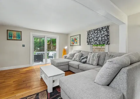6 Colleen Road Nashua NH 03062