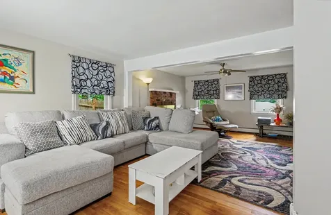 6 Colleen Road Nashua NH 03062