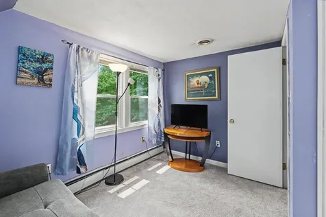 6 Colleen Road Nashua NH 03062