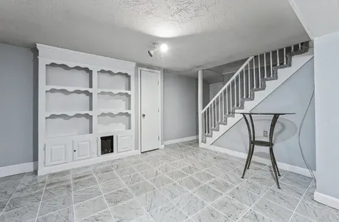 6 Colleen Road Nashua NH 03062