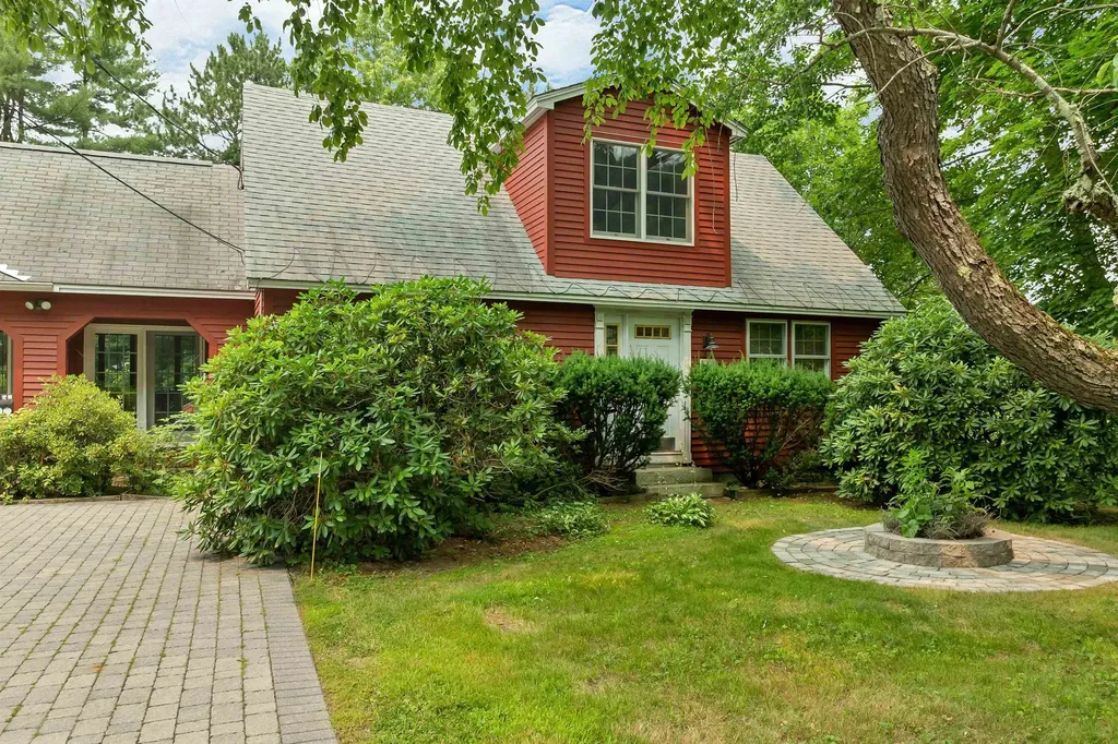 4 Highland Avenue Goffstown NH 03045