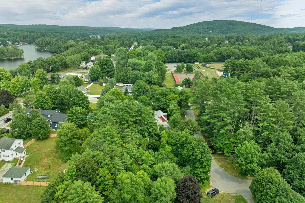 4 Highland Avenue Goffstown NH 03045