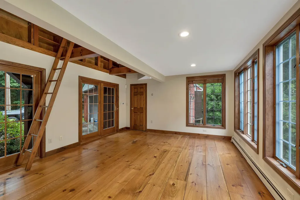 4 Highland Avenue Goffstown NH 03045