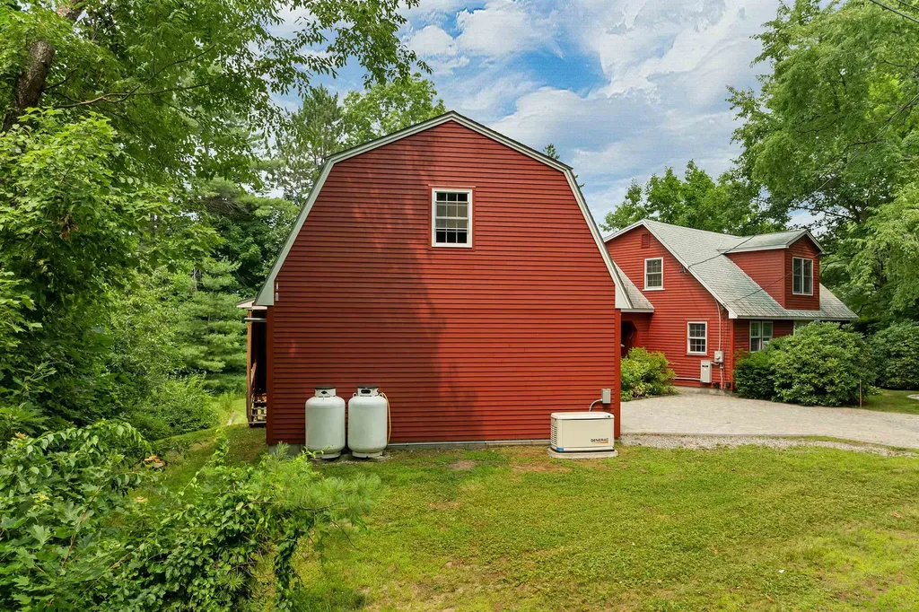 4 Highland Avenue Goffstown NH 03045