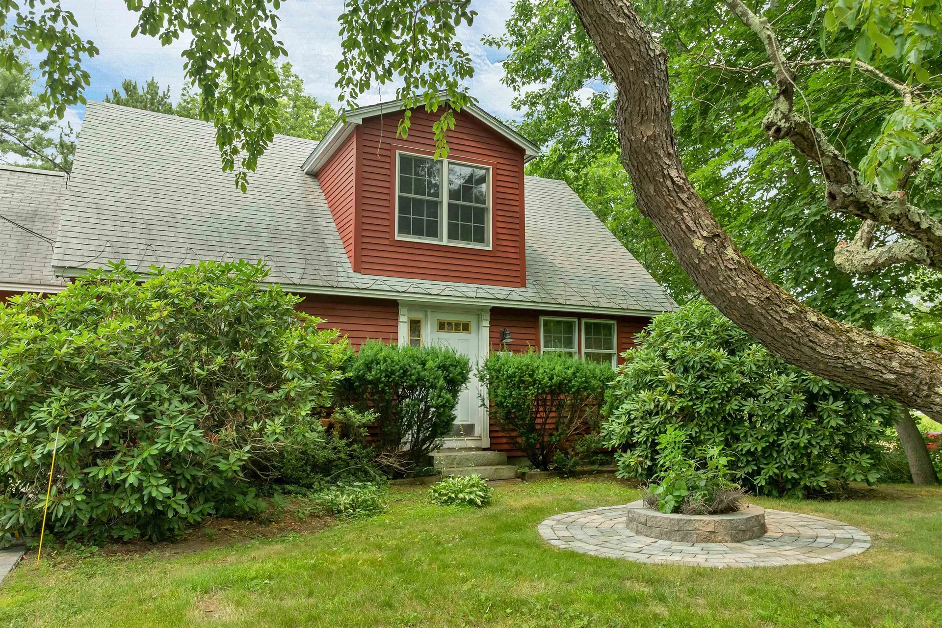 4 Highland Avenue Goffstown NH 03045
