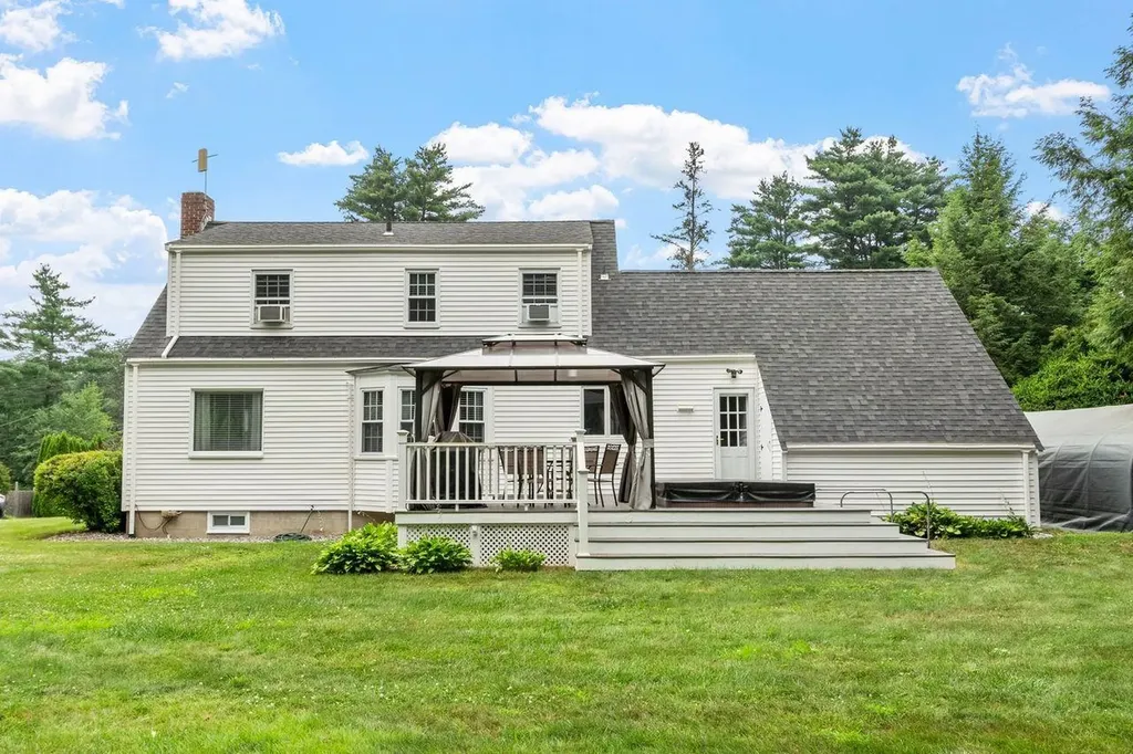 8 Kimball Avenue Plaistow NH 03865