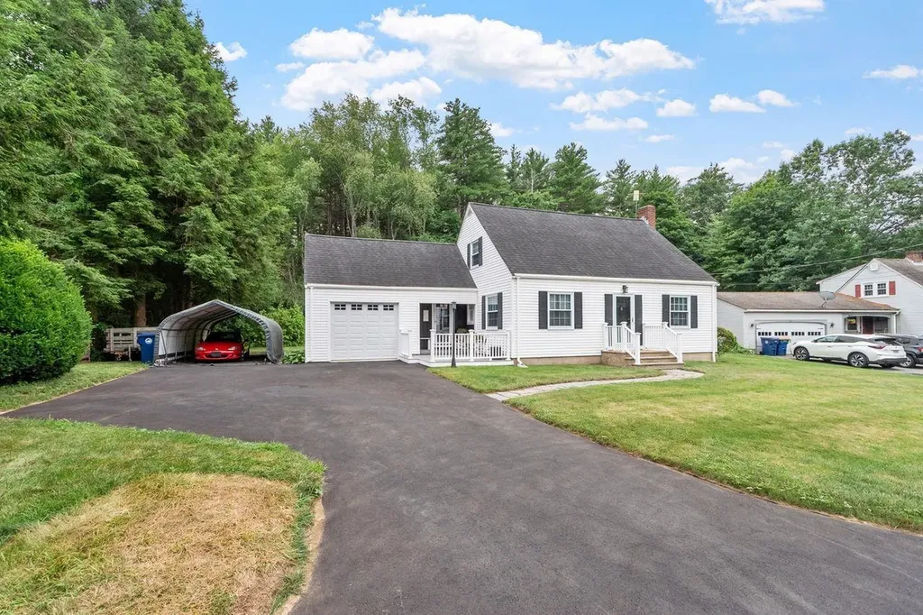 8 Kimball Avenue Plaistow NH 03865