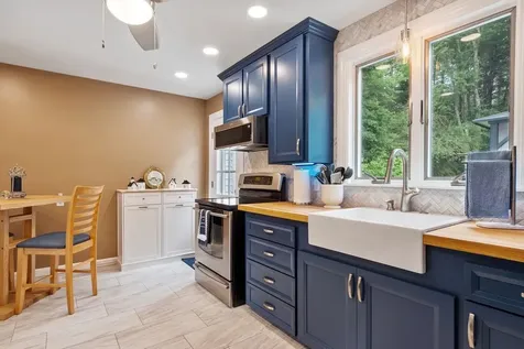 8 Kimball Avenue Plaistow NH 03865