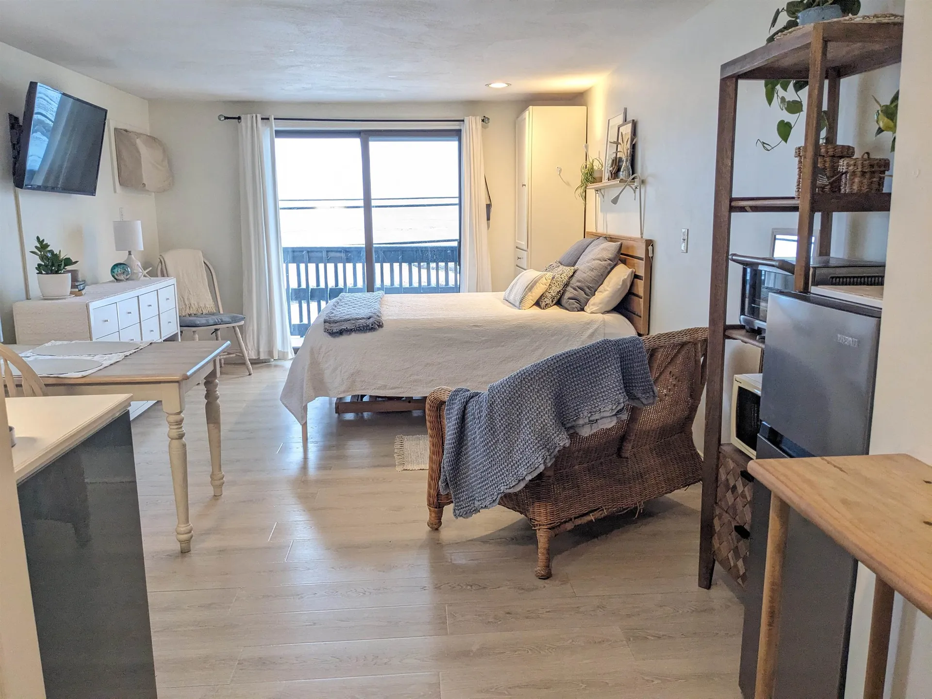 Hampton NH, 415 Ocean Boulevard