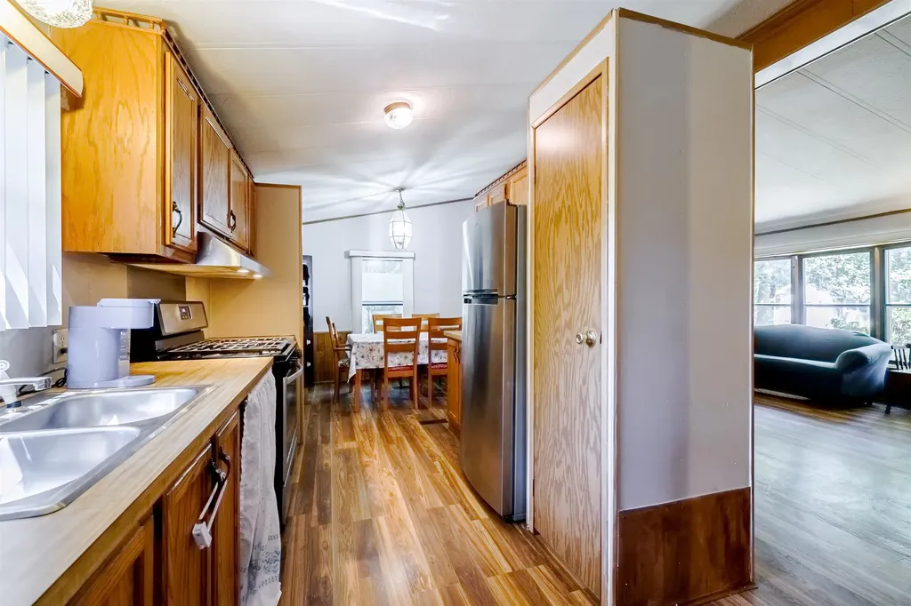 20 Riverside Drive Fremont NH 03044