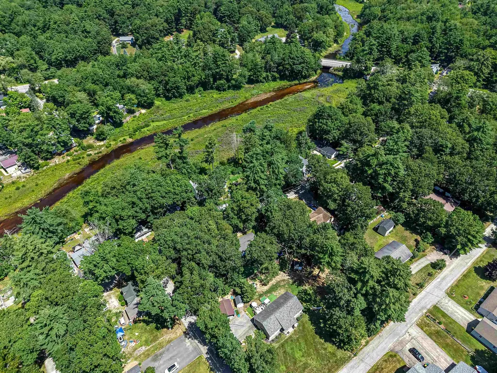 20 Riverside Drive Fremont NH 03044