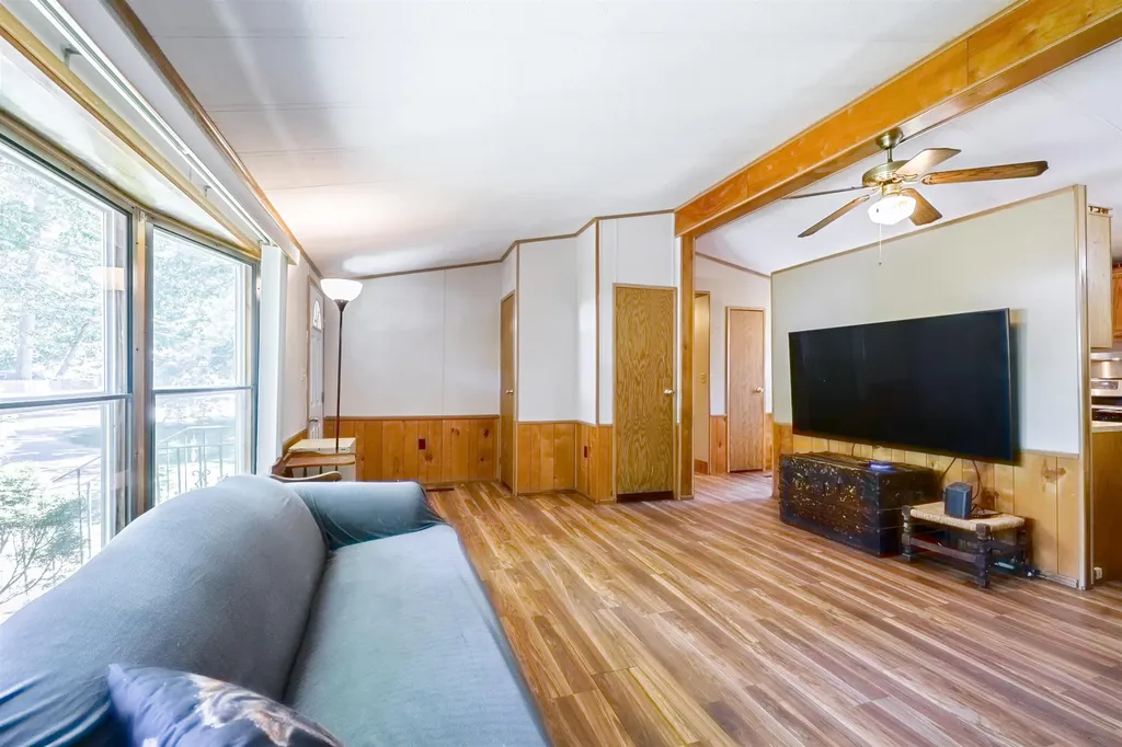 20 Riverside Drive Fremont NH 03044