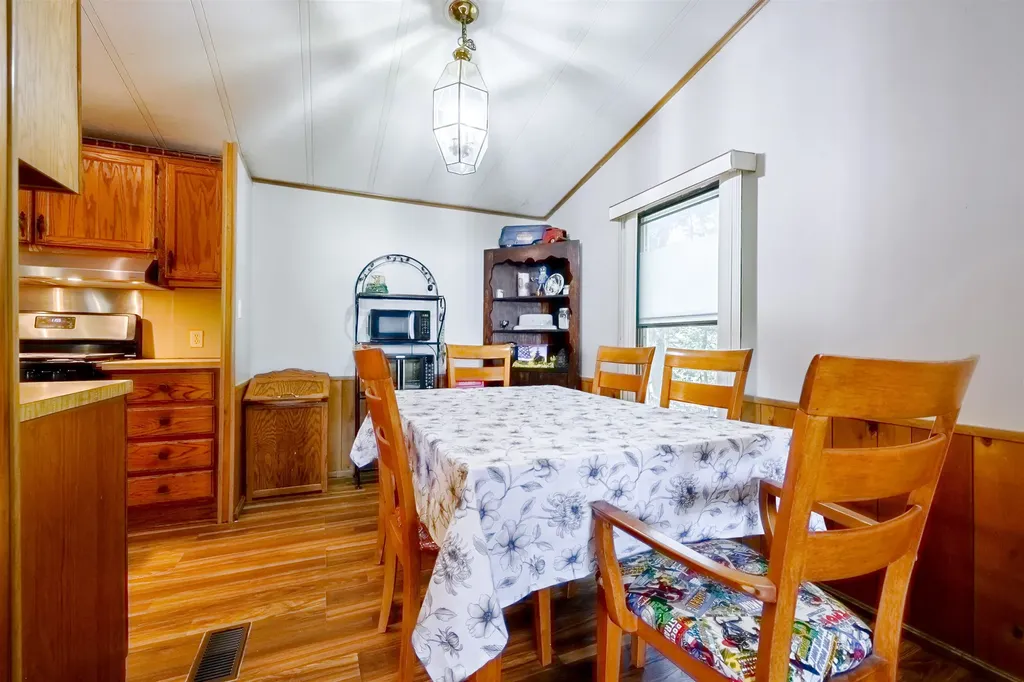 20 Riverside Drive Fremont NH 03044